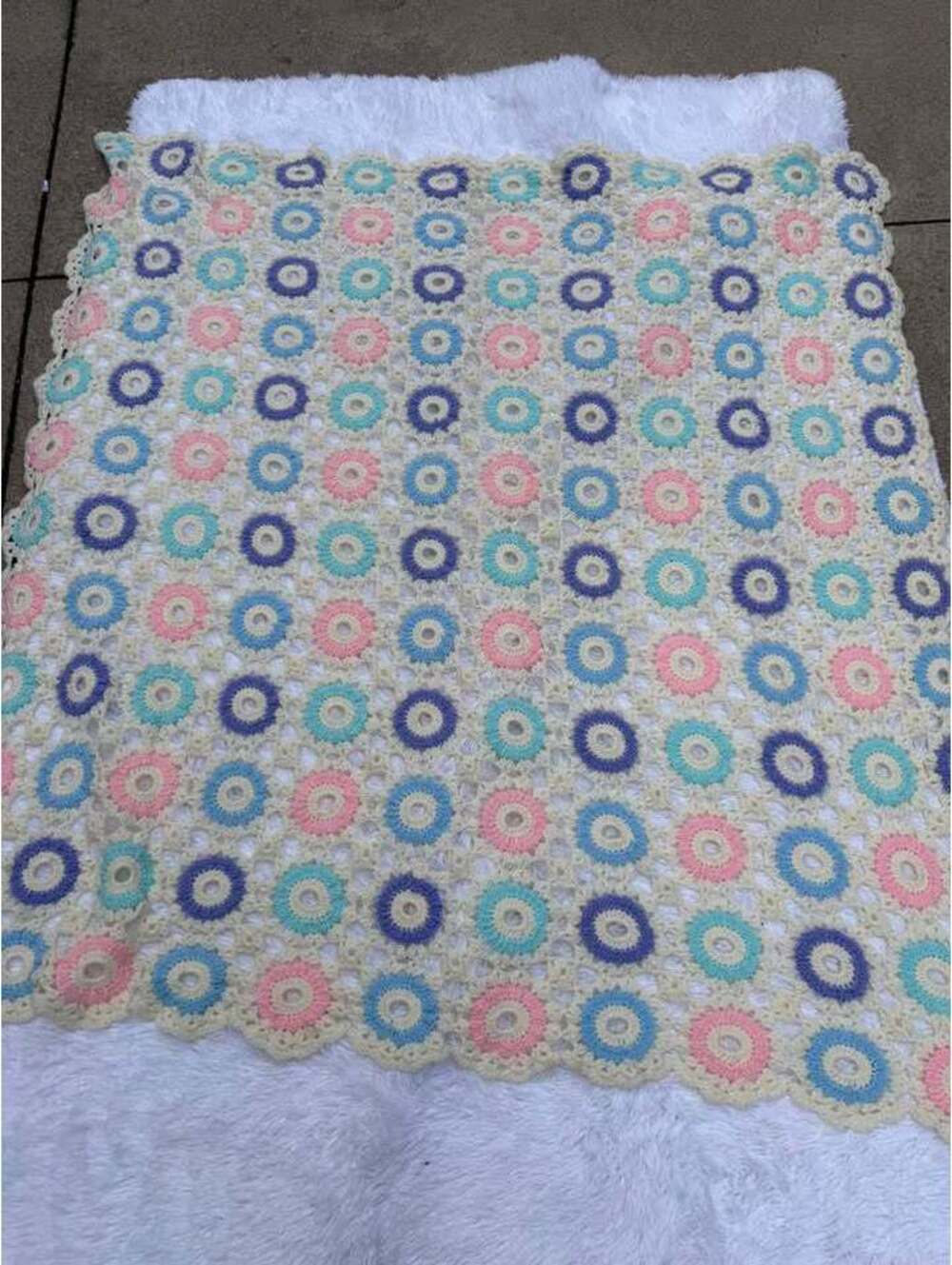 Vintage Handmade Crochet Circle Pattern Afghan Blanket